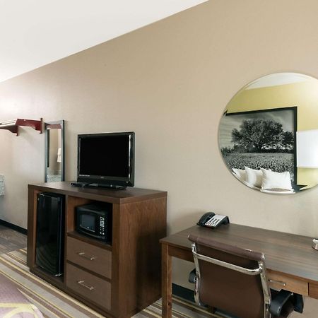 Super 8 By Wyndham Colorado City Luaran gambar